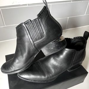 ALEXANDER WANG Kori Black Leather Chelsea Ankle Boots, silver cut out heel 39.5